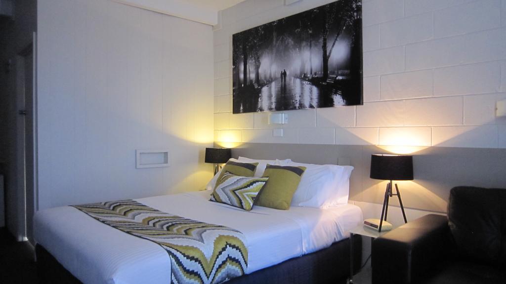 Castle Creek Motor Inn Эероа Экстерьер фото