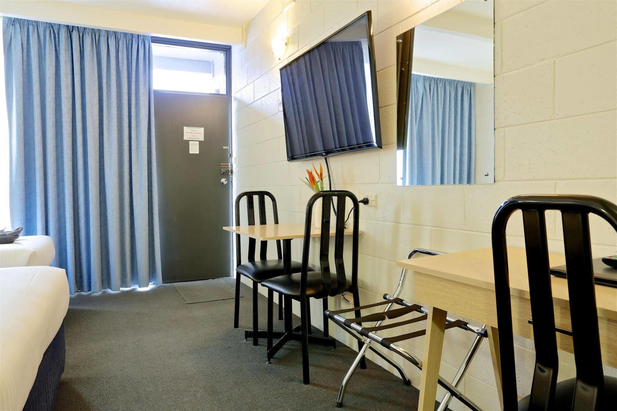Castle Creek Motor Inn Эероа Экстерьер фото
